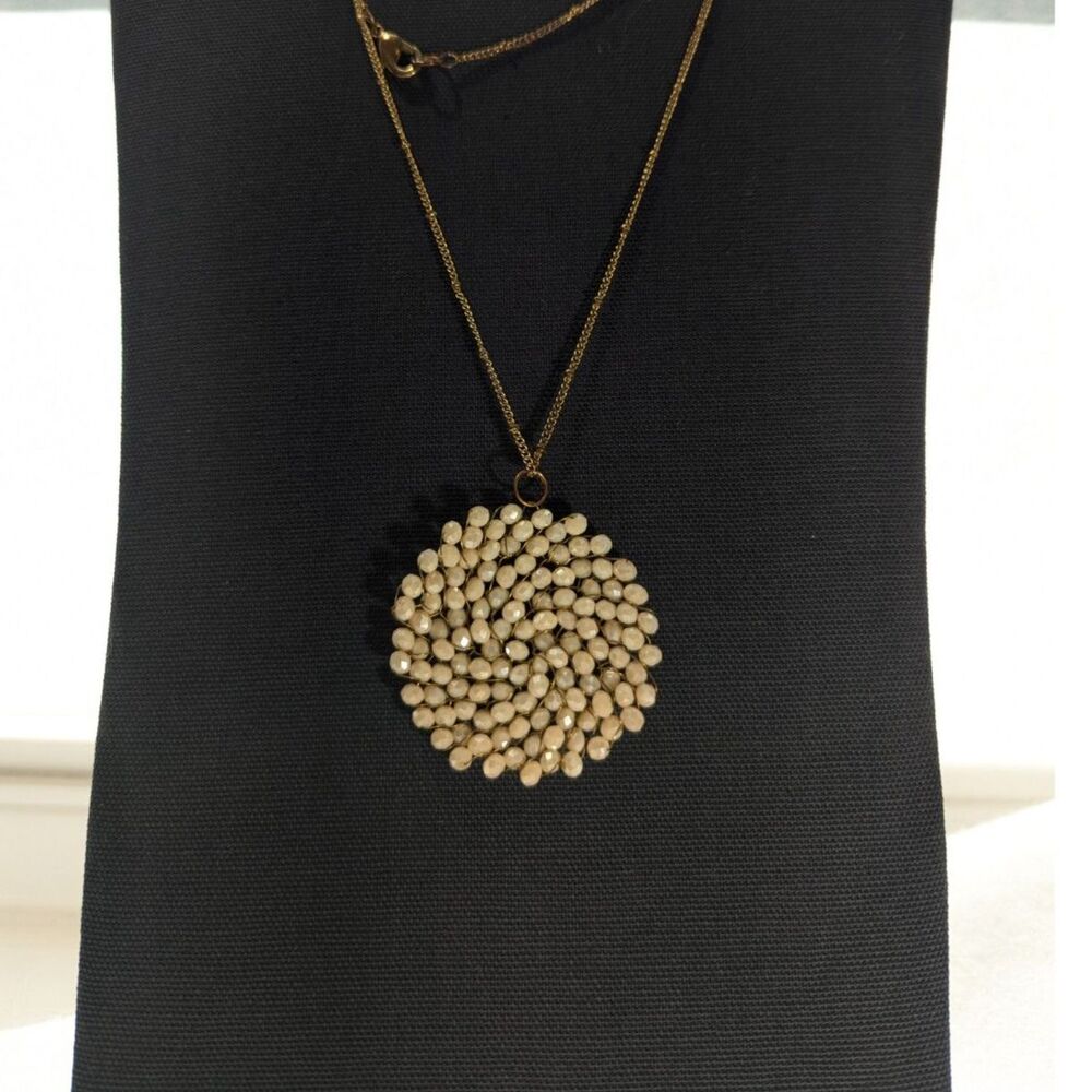 Pearlescent White Beads Pendent Necklace
